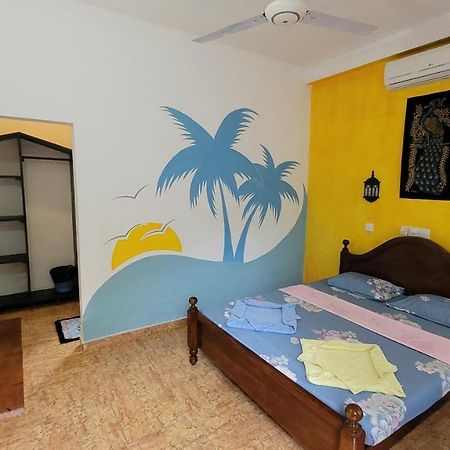 Malika'S Yellow House Hikkaduwa Εξωτερικό φωτογραφία